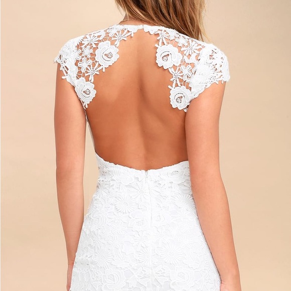 Elegant White Lace Dress - Picture 2 of 9